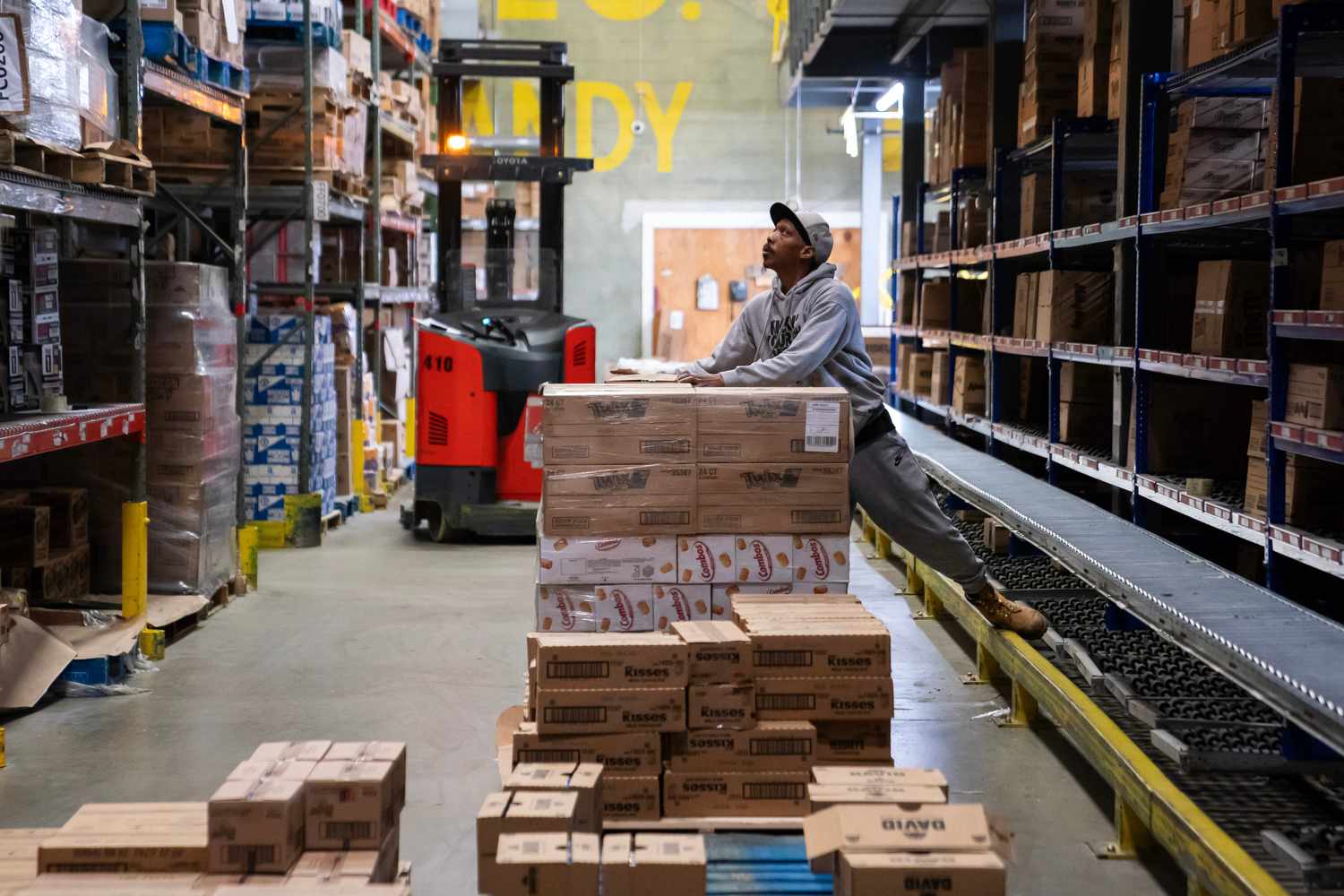 September Jobs Report Shows Big Jump in Hiring as Labor Market Stays Resilient
