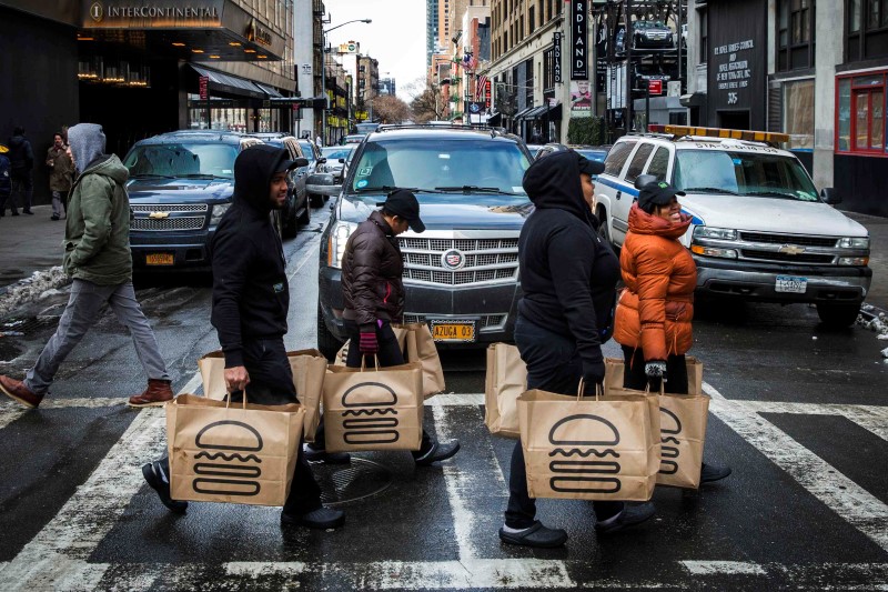 Barclays shuffles US restaurant ratings, notes fast casual strength
