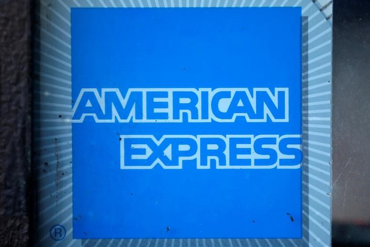 American Express reports Q4 earnings beat
