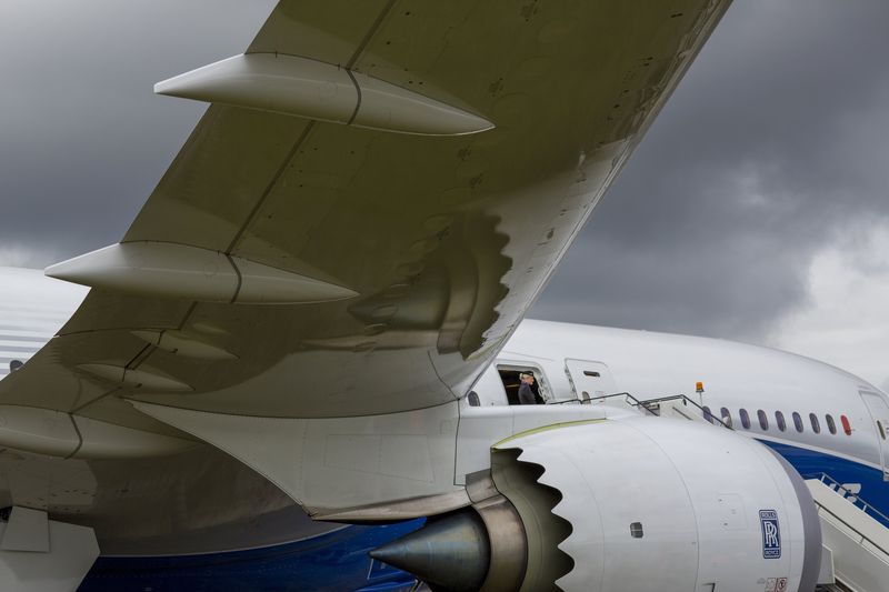 Ryanair CEO says Boeing committed to providing alternative aircraft should MAX 10’s certification delay further