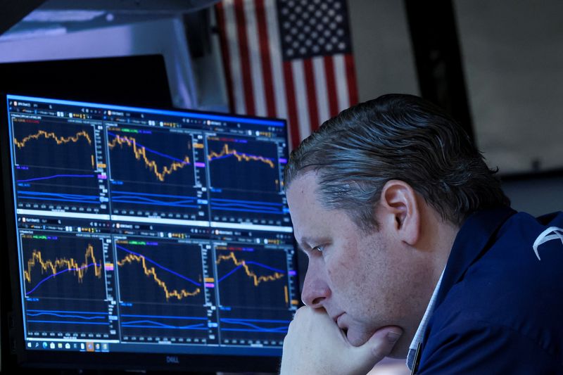 U.S. stocks set for positive week; Alphabet earnings impress