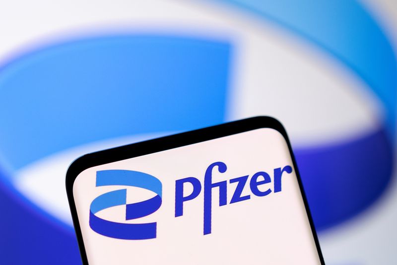 Pfizer leans on cost cuts to offset falling revenue