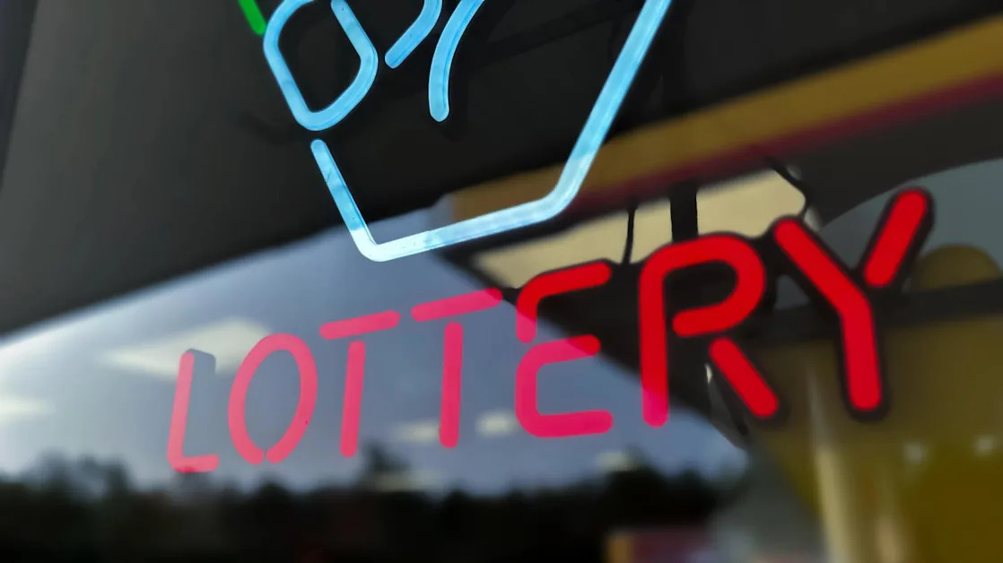 Bitcoin Traders’ Favorite Lottery Ticket for the First Half of the Year — The $300K BTC Call