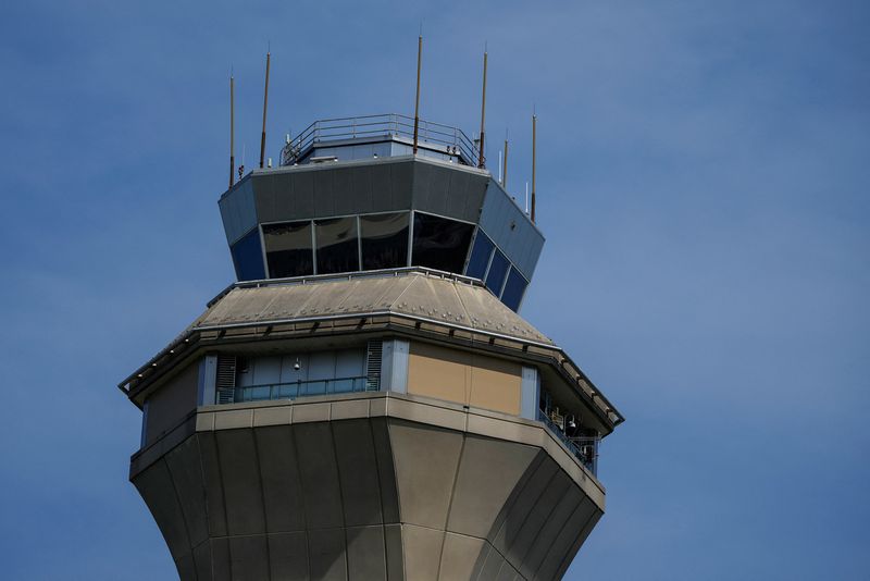 US FAA plans new round of talks with airlines to cut Newark flights