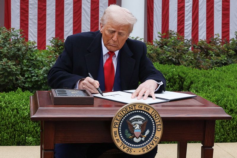 Morning Bid: Tariffs return along with capital tax fears