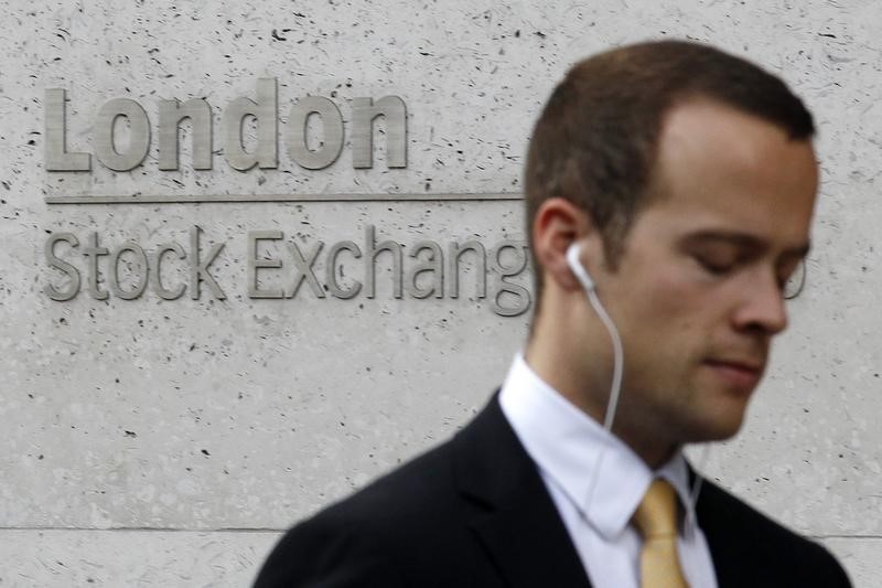 FTSE 100 today: Stocks slip in sluggish start as Shell drops, pound above $1.36